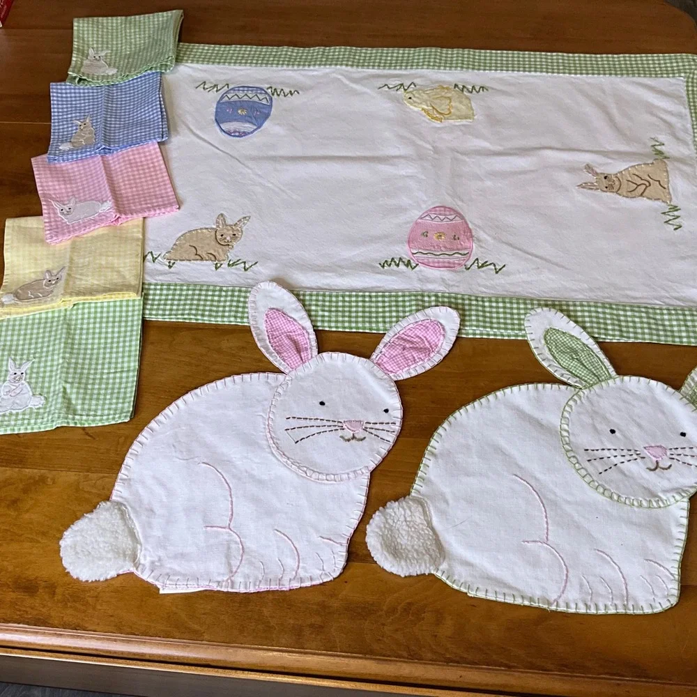 Pottery‎ Barn Easter Bunny Table Runner Napkins Set Gingham Applique Eggs Chicks